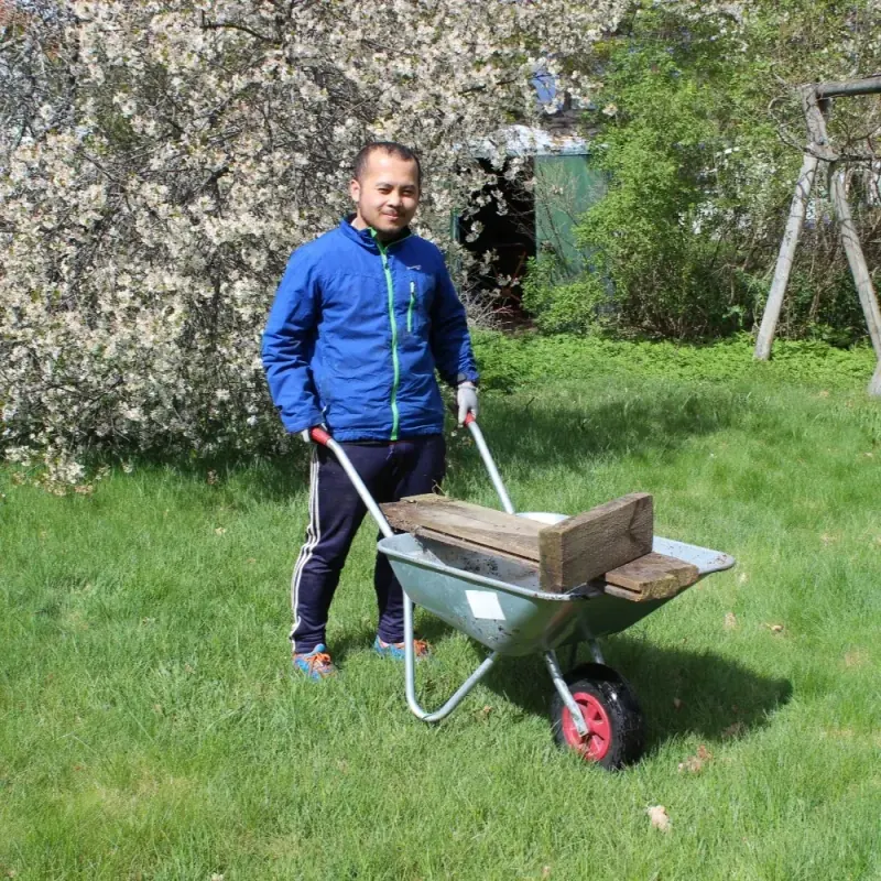 Handtaget trädgårdsarbete