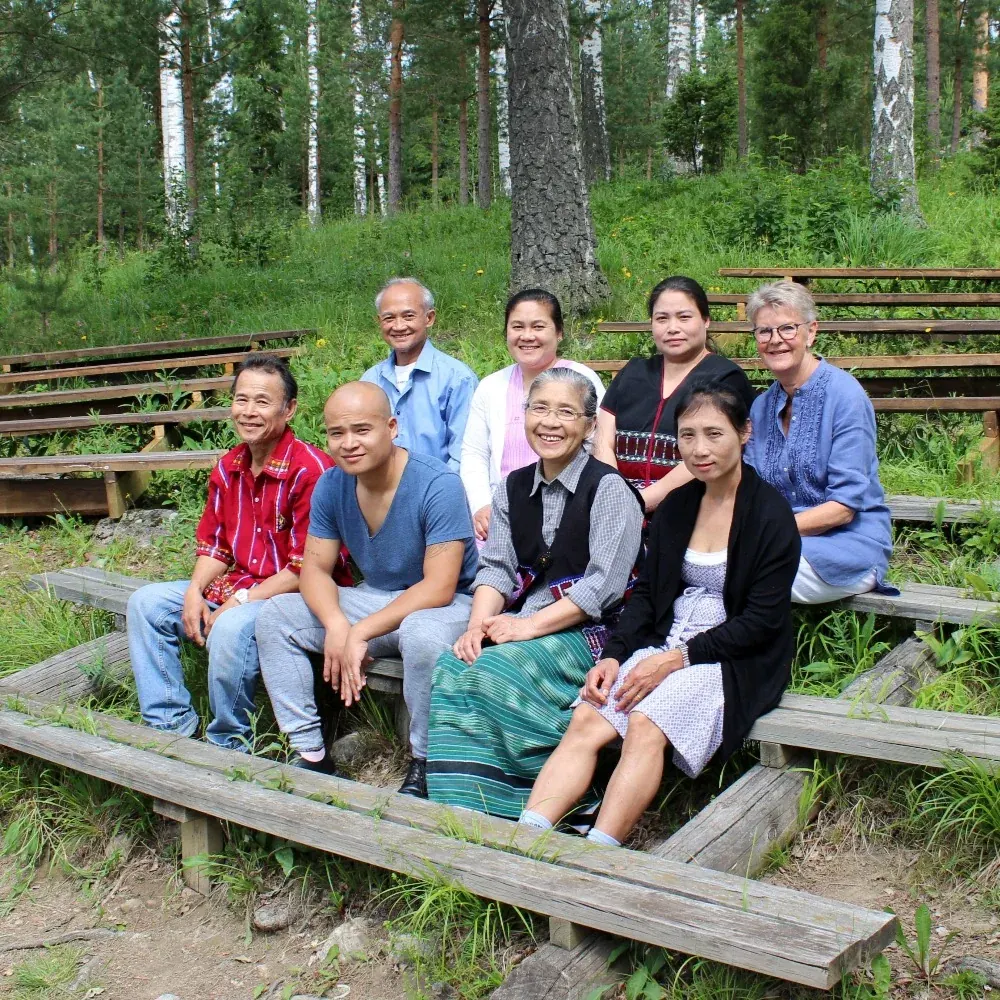 Medarbetarna på Linde-Handtaget samlade utomhus